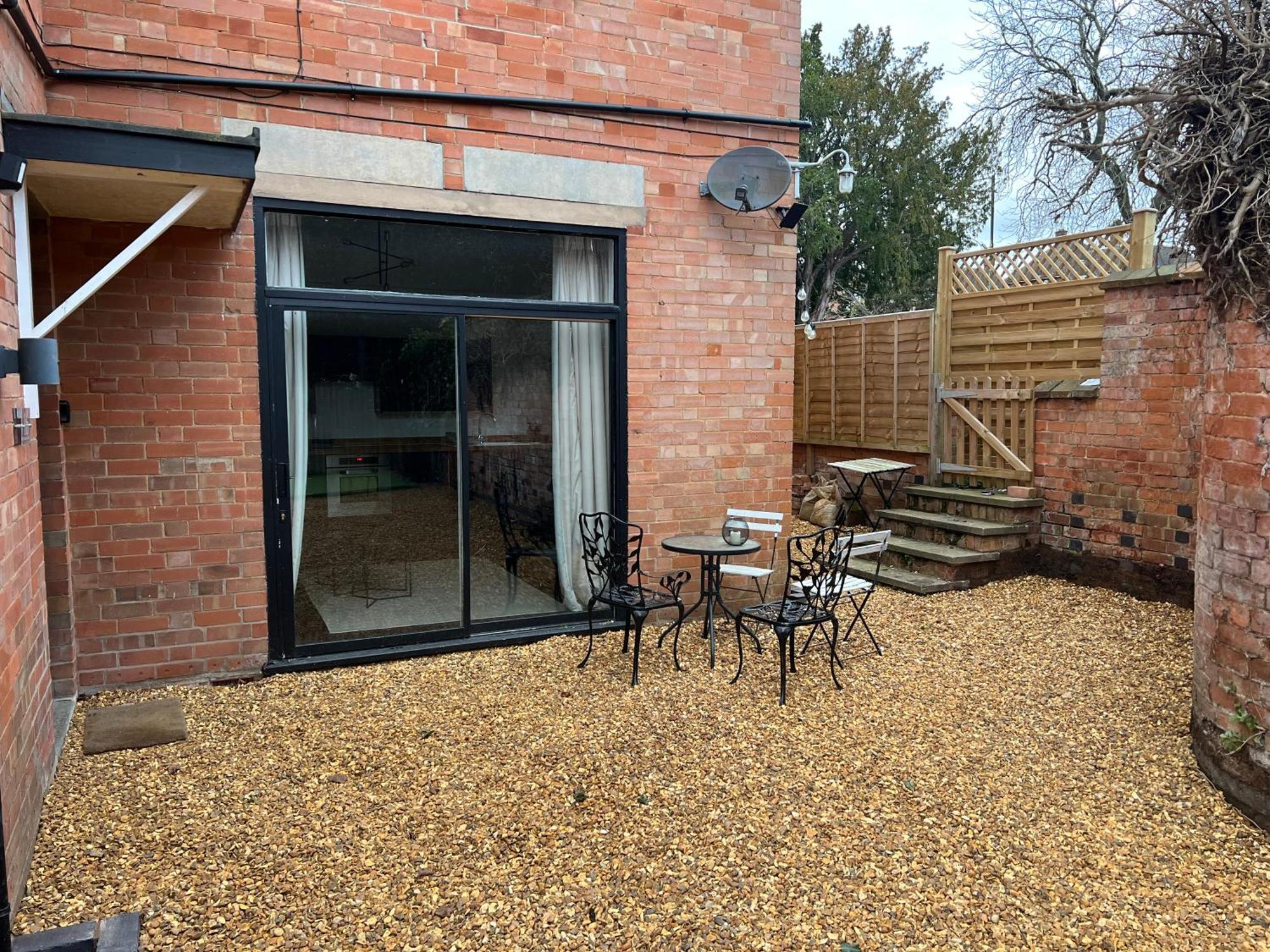 Cotswold Gateway Apartment: Family-Friendly with Convenient Parking Evesham Exterior photo